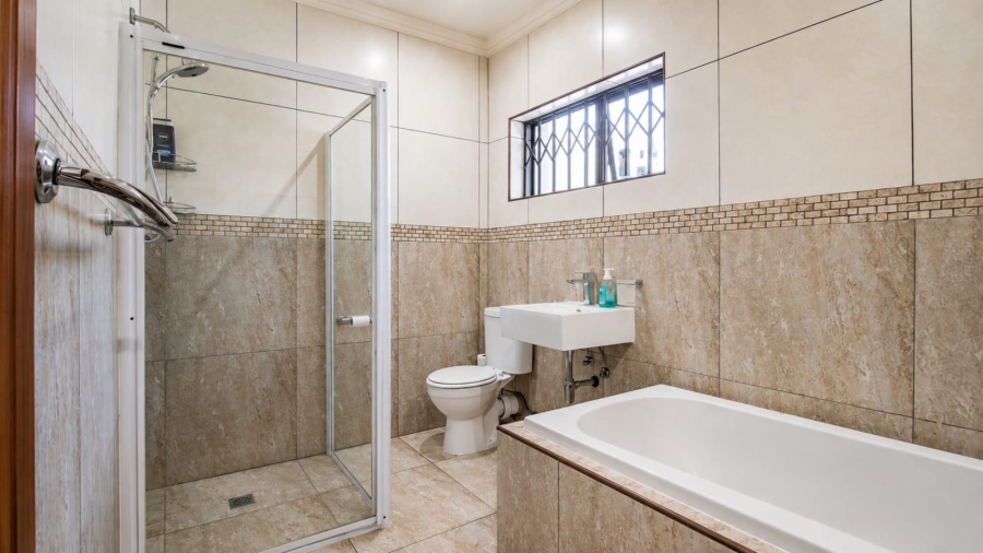 3 Bedroom Property for Sale in Brackenhurst Gauteng