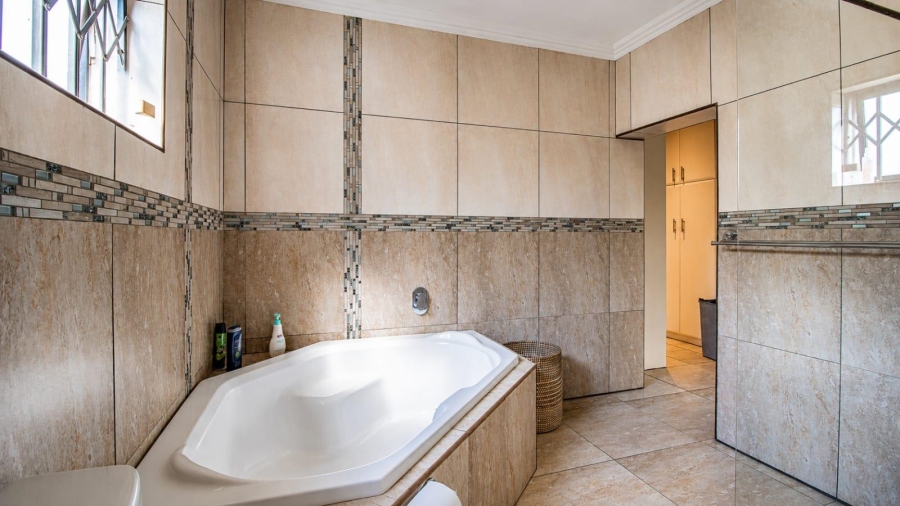 3 Bedroom Property for Sale in Brackenhurst Gauteng