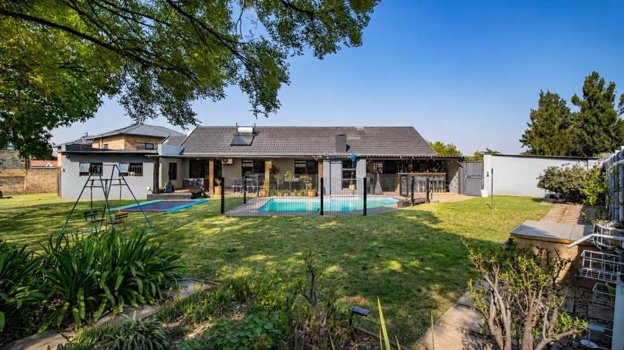 3 Bedroom Property for Sale in Brackenhurst Gauteng