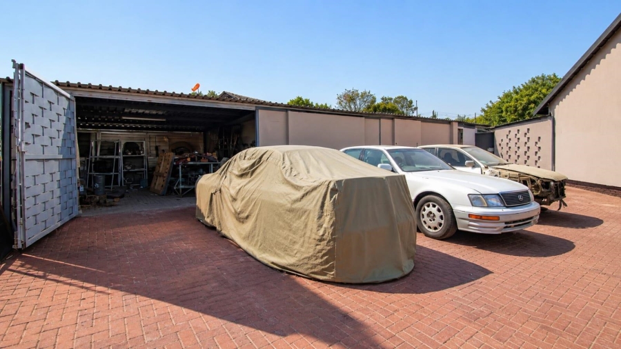 3 Bedroom Property for Sale in Brackenhurst Gauteng