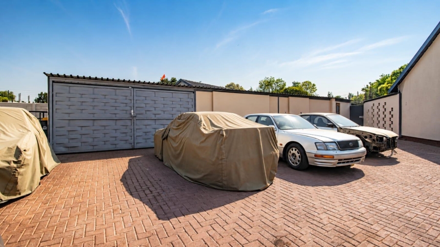 3 Bedroom Property for Sale in Brackenhurst Gauteng