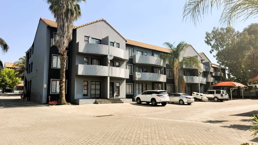 1 Bedroom Property for Sale in Erand Gardens Gauteng