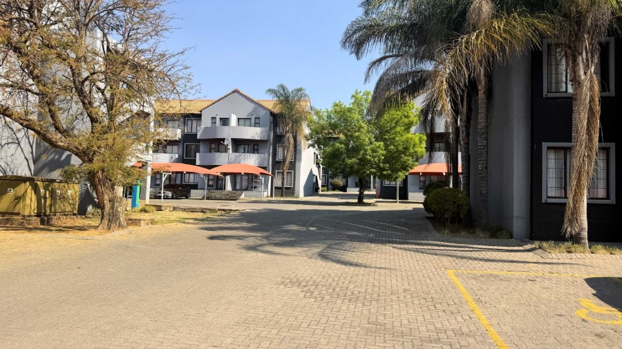1 Bedroom Property for Sale in Erand Gardens Gauteng