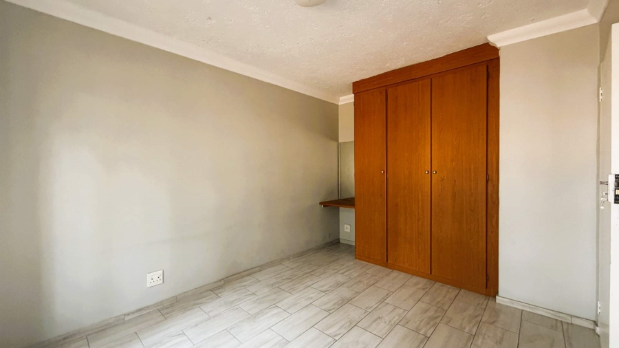 1 Bedroom Property for Sale in Erand Gardens Gauteng