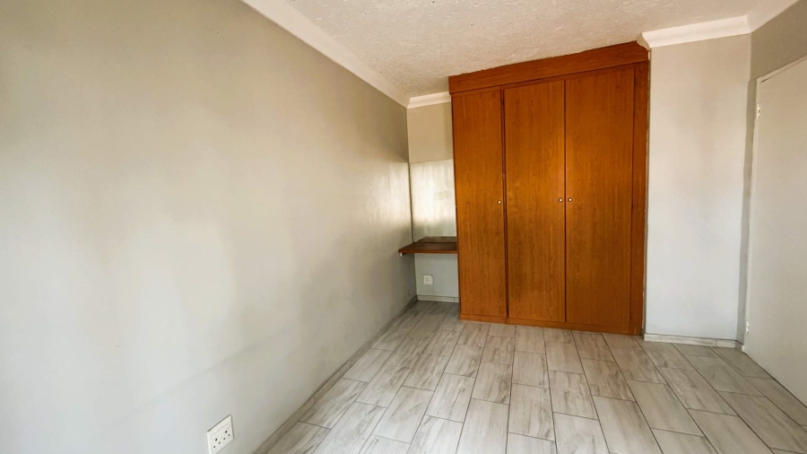 1 Bedroom Property for Sale in Erand Gardens Gauteng