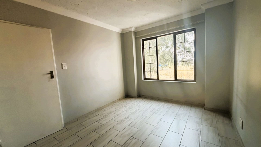 1 Bedroom Property for Sale in Erand Gardens Gauteng