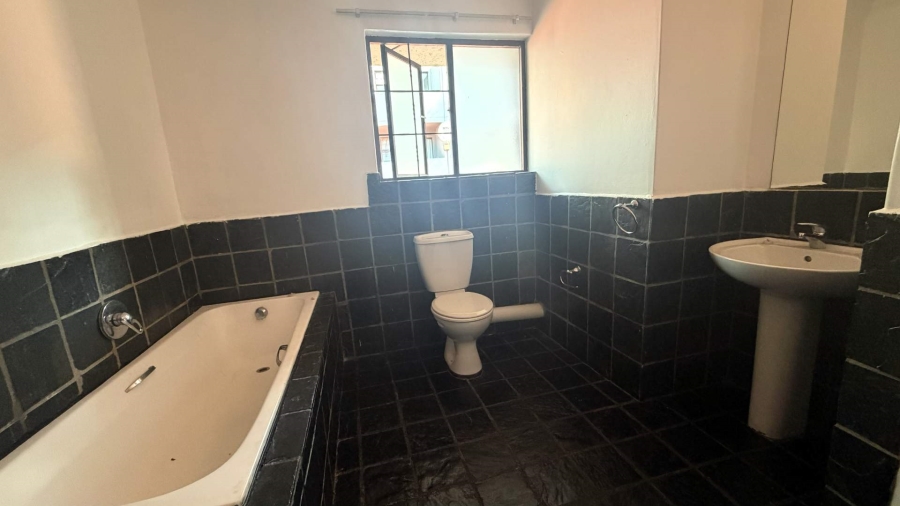 1 Bedroom Property for Sale in Erand Gardens Gauteng