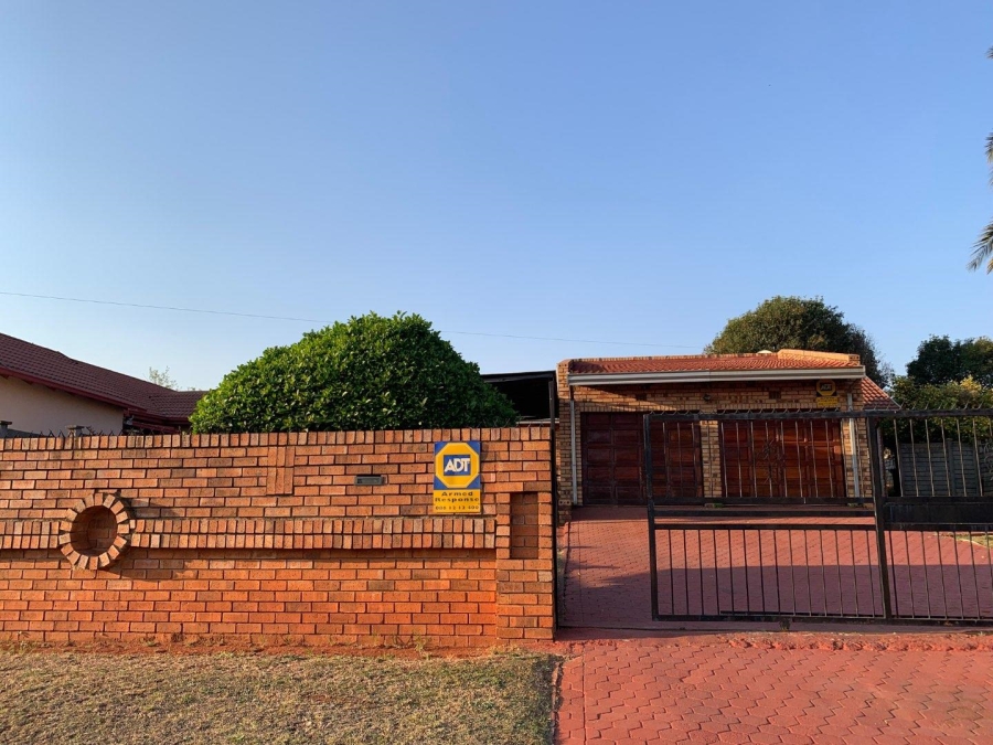 3 Bedroom Property for Sale in Witpoortjie Gauteng