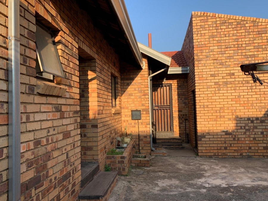 3 Bedroom Property for Sale in Witpoortjie Gauteng