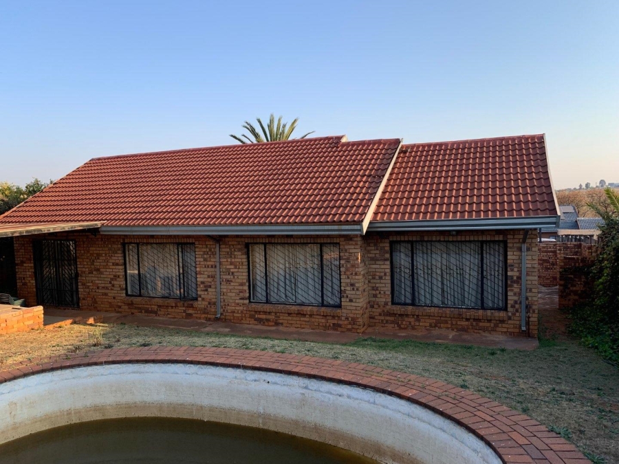 3 Bedroom Property for Sale in Witpoortjie Gauteng