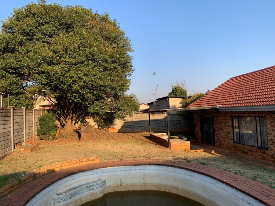 3 Bedroom Property for Sale in Witpoortjie Gauteng