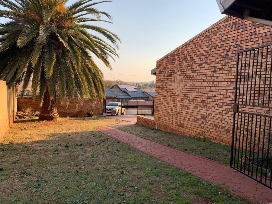 3 Bedroom Property for Sale in Witpoortjie Gauteng