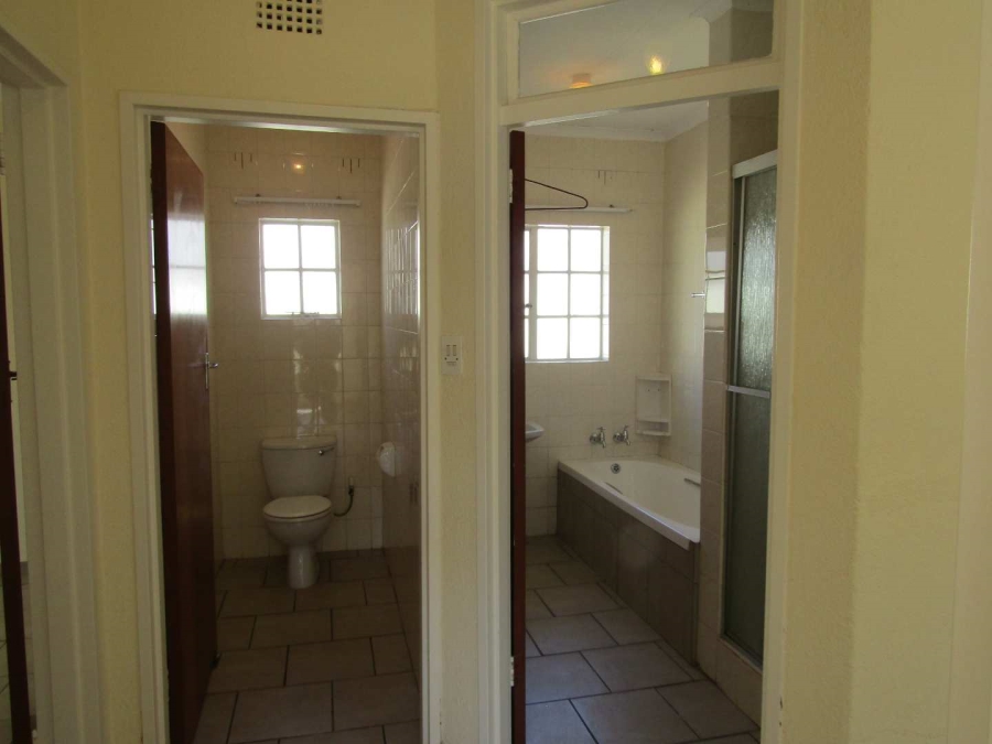 2 Bedroom Property for Sale in Helderkruin Gauteng