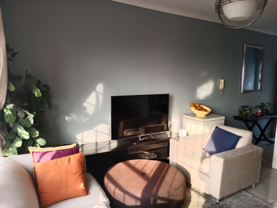 To Let 3 Bedroom Property for Rent in Sunnyrock Gauteng