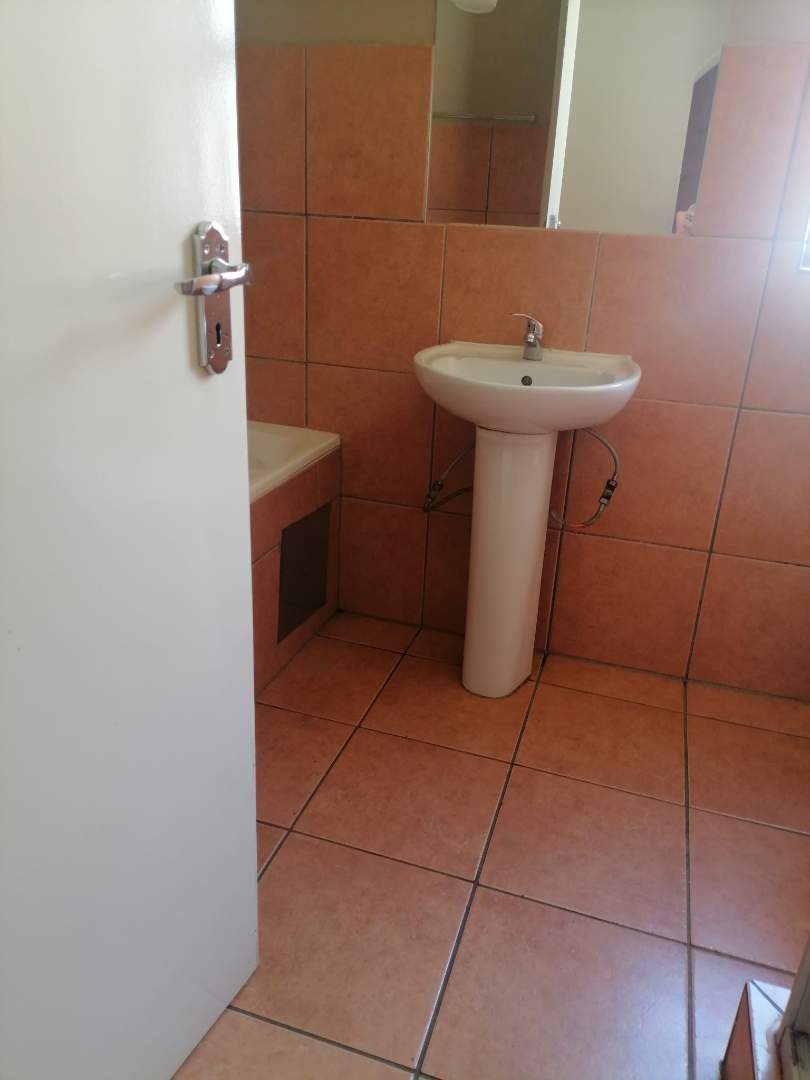 To Let 2 Bedroom Property for Rent in Auckland Park Gauteng