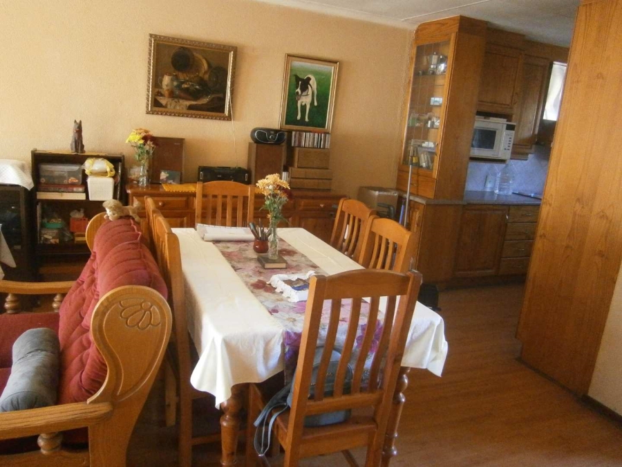 2 Bedroom Property for Sale in Albertsdal Gauteng