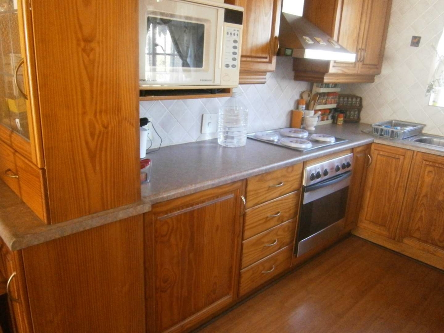2 Bedroom Property for Sale in Albertsdal Gauteng