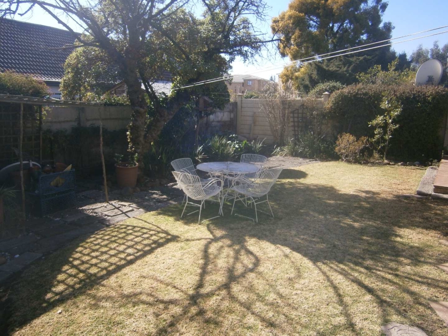 2 Bedroom Property for Sale in Albertsdal Gauteng