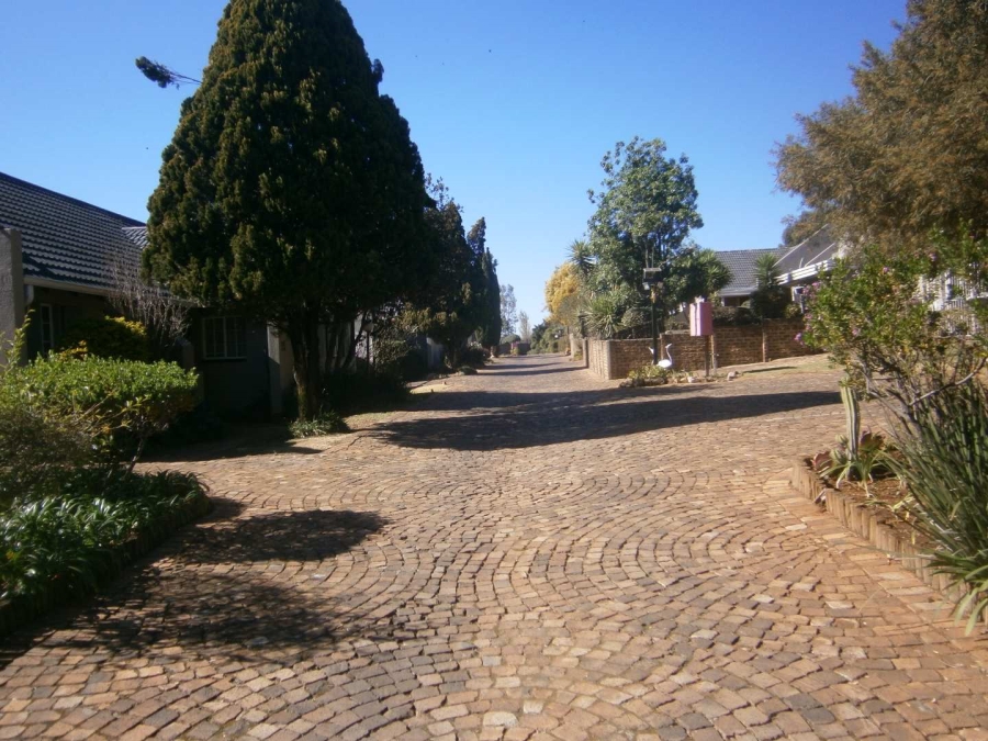 2 Bedroom Property for Sale in Albertsdal Gauteng