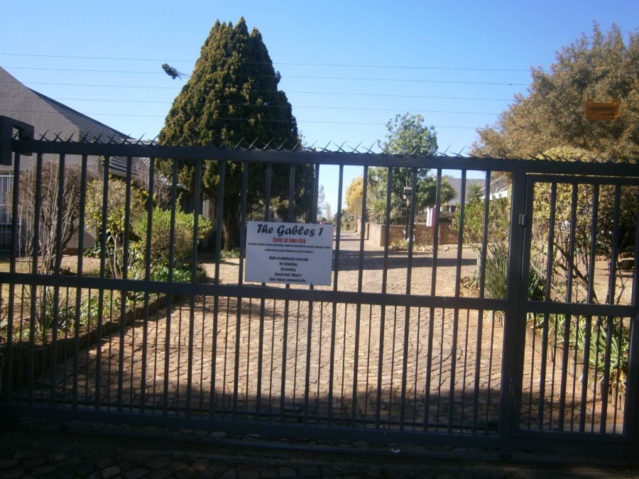 2 Bedroom Property for Sale in Albertsdal Gauteng
