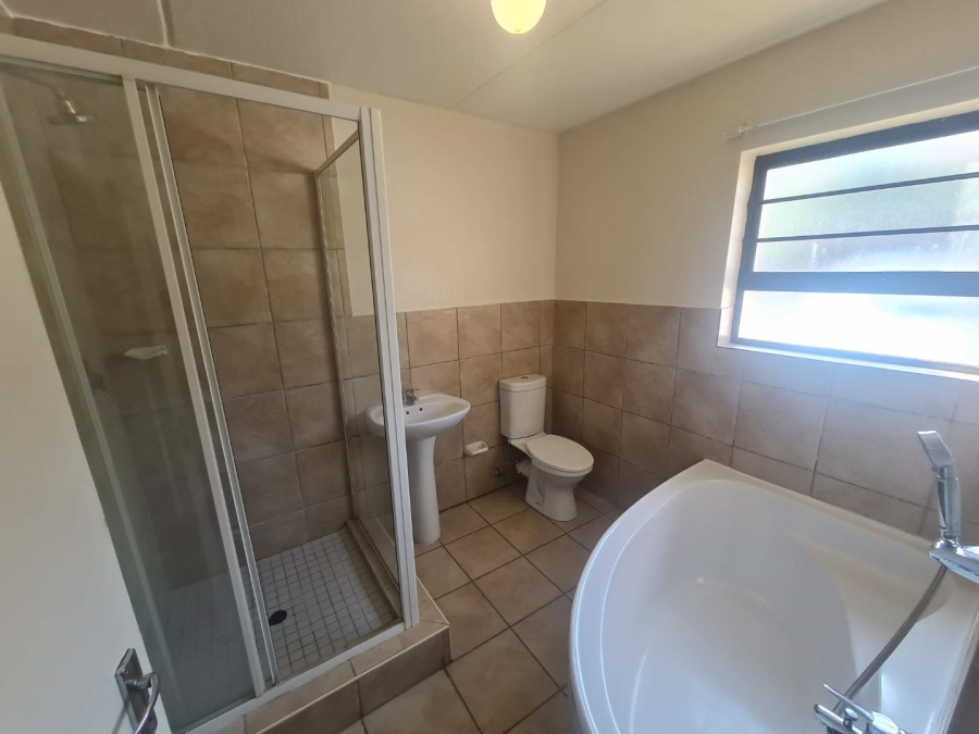 To Let 2 Bedroom Property for Rent in Noordhang Gauteng