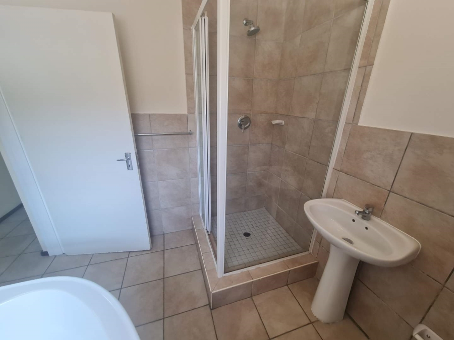 To Let 2 Bedroom Property for Rent in Noordhang Gauteng