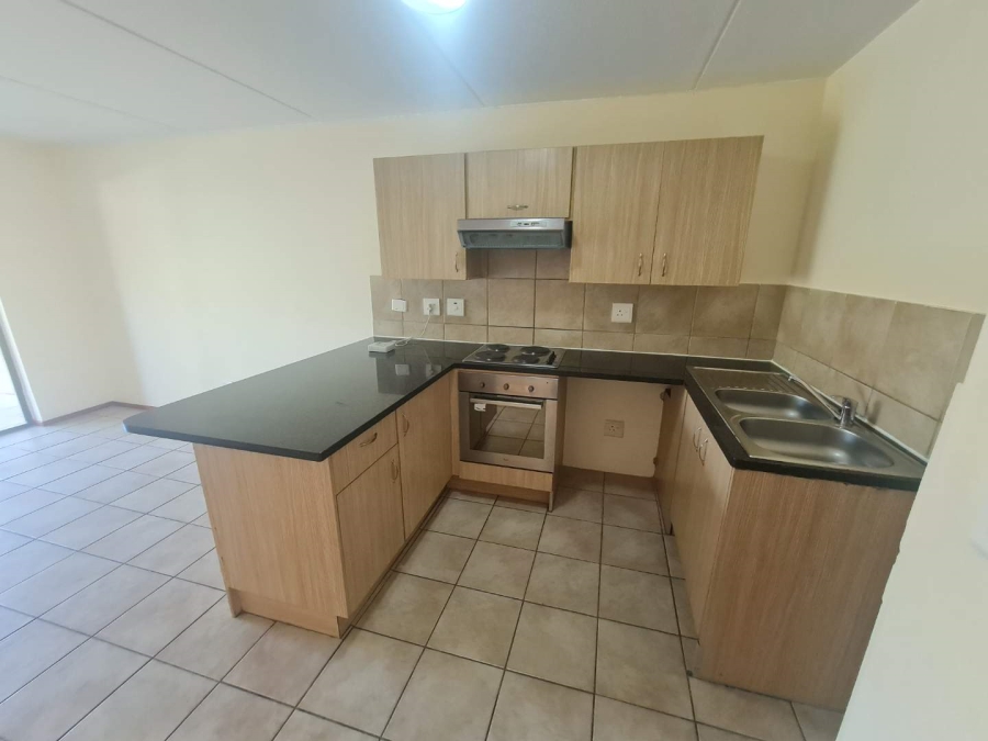 To Let 2 Bedroom Property for Rent in Noordhang Gauteng