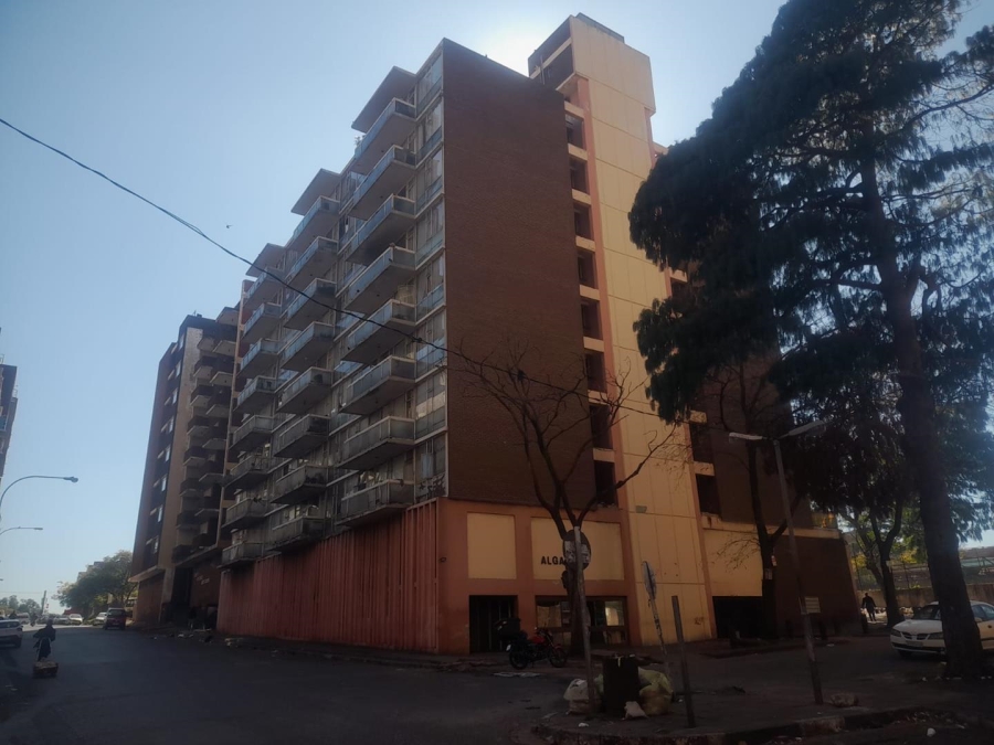 2 Bedroom Property for Sale in Hillbrow Gauteng