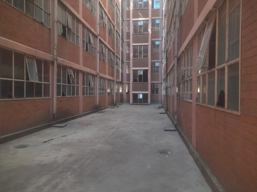 2 Bedroom Property for Sale in Hillbrow Gauteng