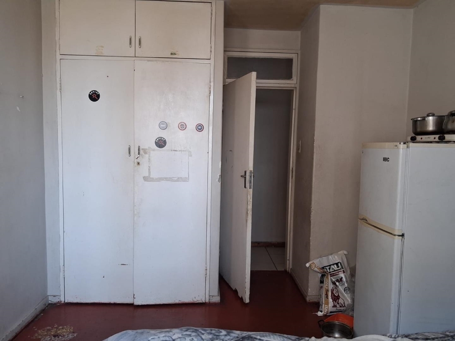 2 Bedroom Property for Sale in Hillbrow Gauteng