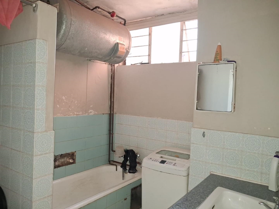 2 Bedroom Property for Sale in Hillbrow Gauteng