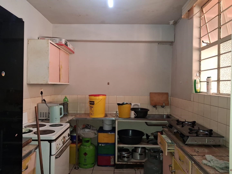 2 Bedroom Property for Sale in Hillbrow Gauteng