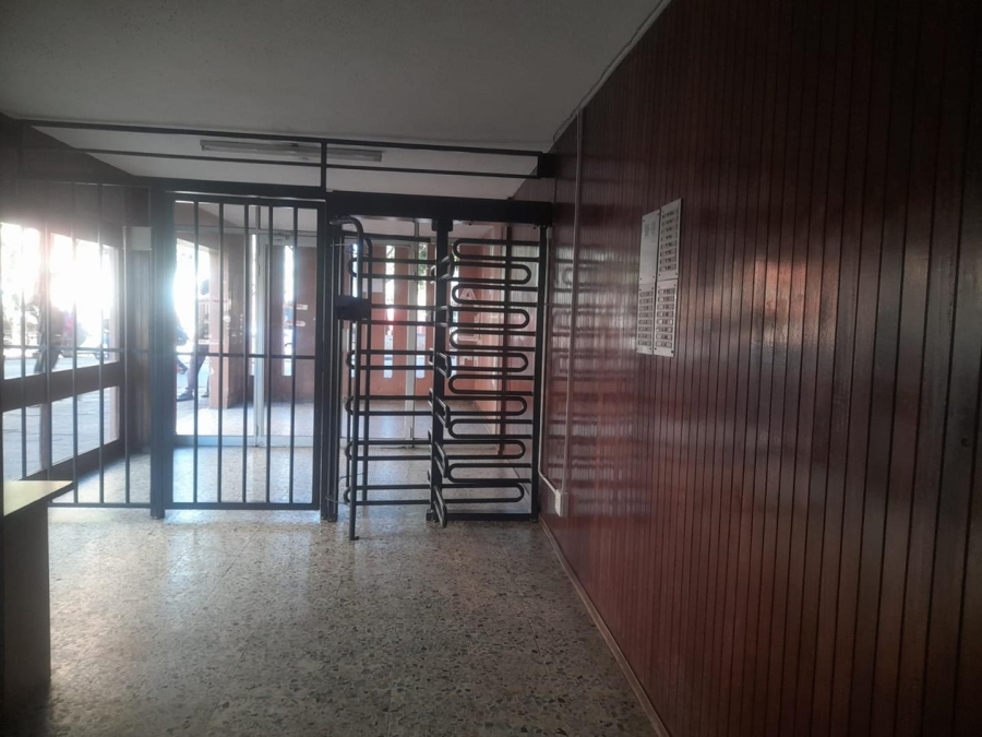 2 Bedroom Property for Sale in Hillbrow Gauteng