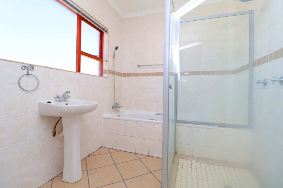 3 Bedroom Property for Sale in Greenhills Gauteng