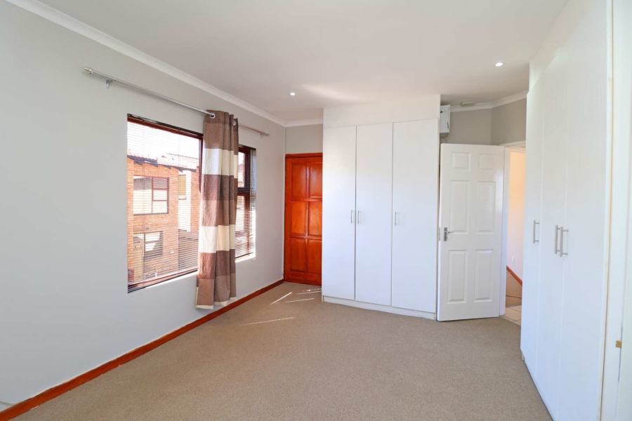 3 Bedroom Property for Sale in Greenhills Gauteng