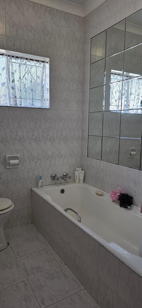 3 Bedroom Property for Sale in Nimrod Park Gauteng