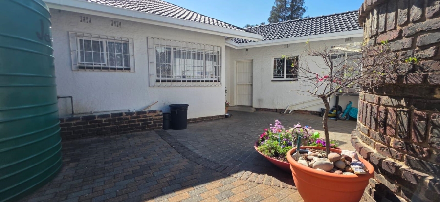 3 Bedroom Property for Sale in Nimrod Park Gauteng