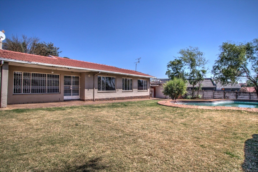 3 Bedroom Property for Sale in Glen Marais Gauteng