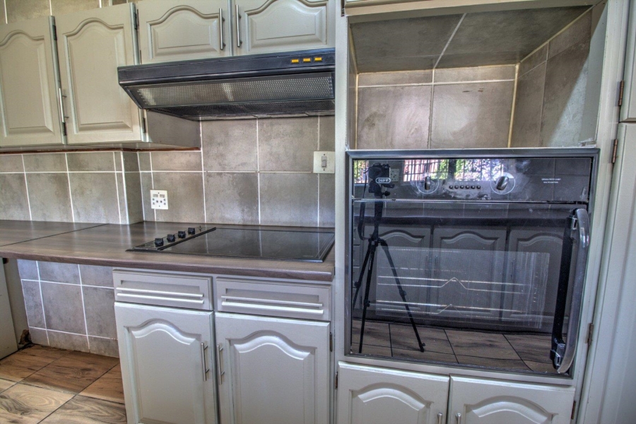 3 Bedroom Property for Sale in Glen Marais Gauteng