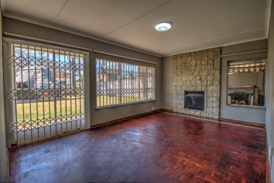 3 Bedroom Property for Sale in Glen Marais Gauteng
