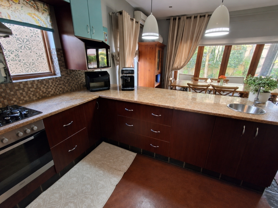 4 Bedroom Property for Sale in Hennopspark Gauteng