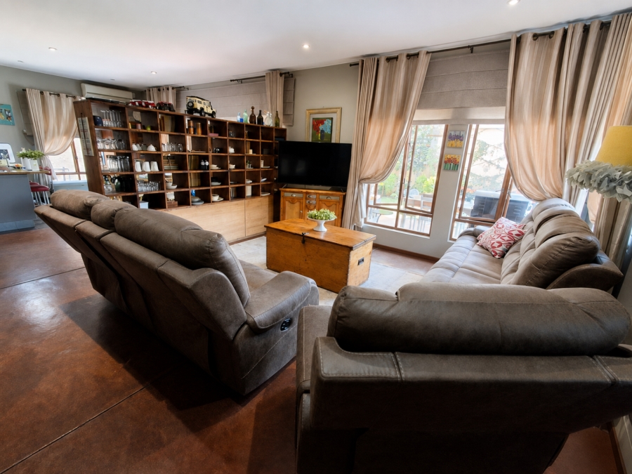 4 Bedroom Property for Sale in Hennopspark Gauteng
