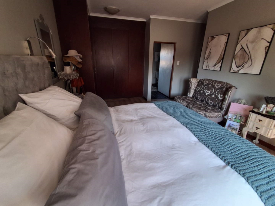 4 Bedroom Property for Sale in Hennopspark Gauteng