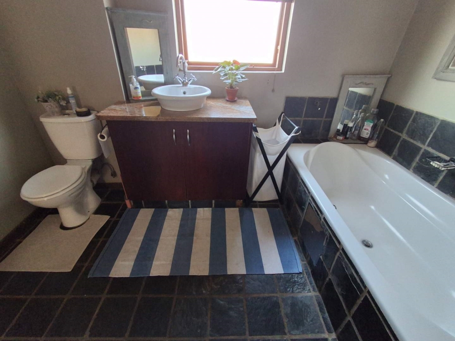 4 Bedroom Property for Sale in Hennopspark Gauteng