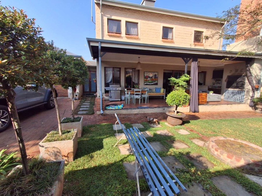 4 Bedroom Property for Sale in Hennopspark Gauteng