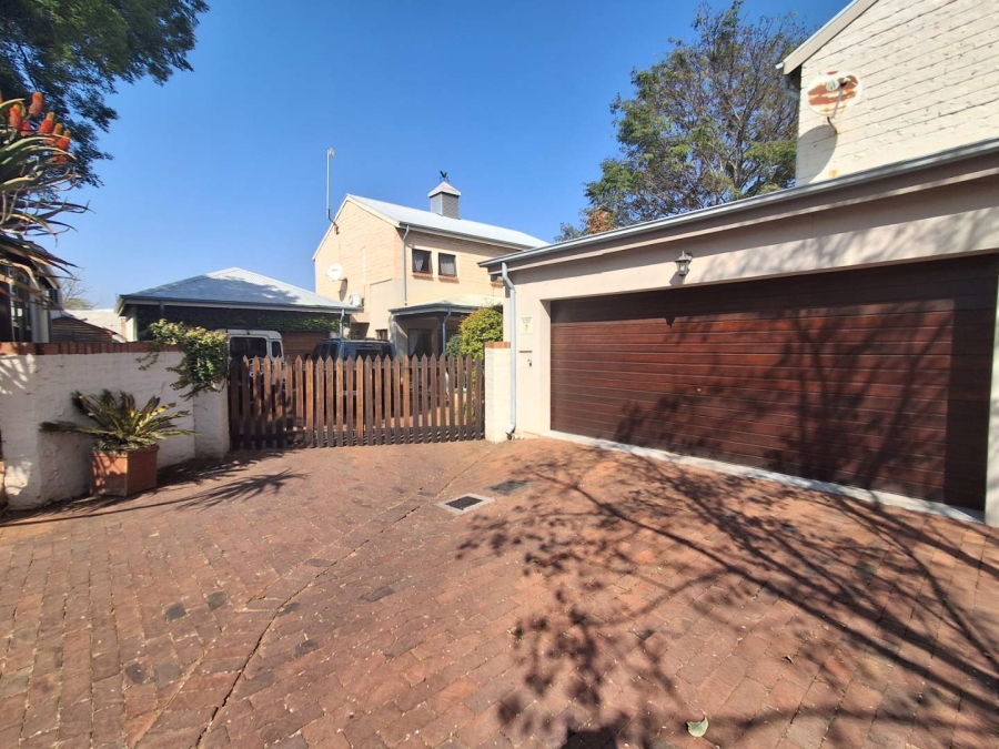 4 Bedroom Property for Sale in Hennopspark Gauteng