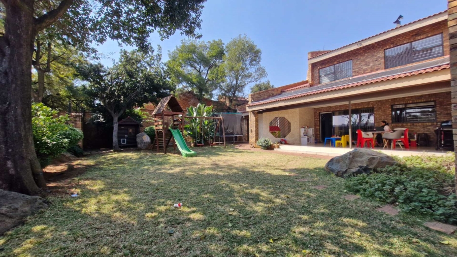 4 Bedroom Property for Sale in Bassonia Gauteng