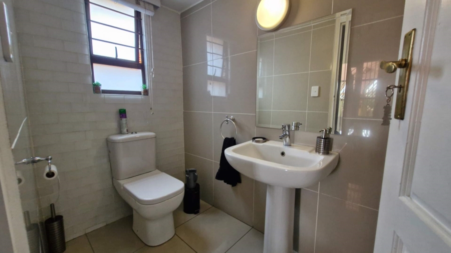 4 Bedroom Property for Sale in Bassonia Gauteng