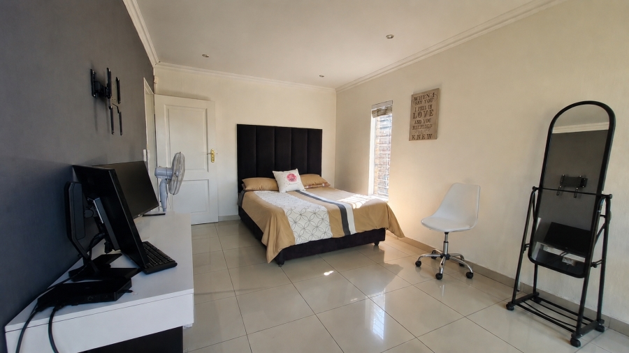 4 Bedroom Property for Sale in Bassonia Gauteng