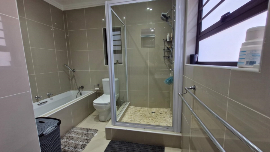 4 Bedroom Property for Sale in Bassonia Gauteng